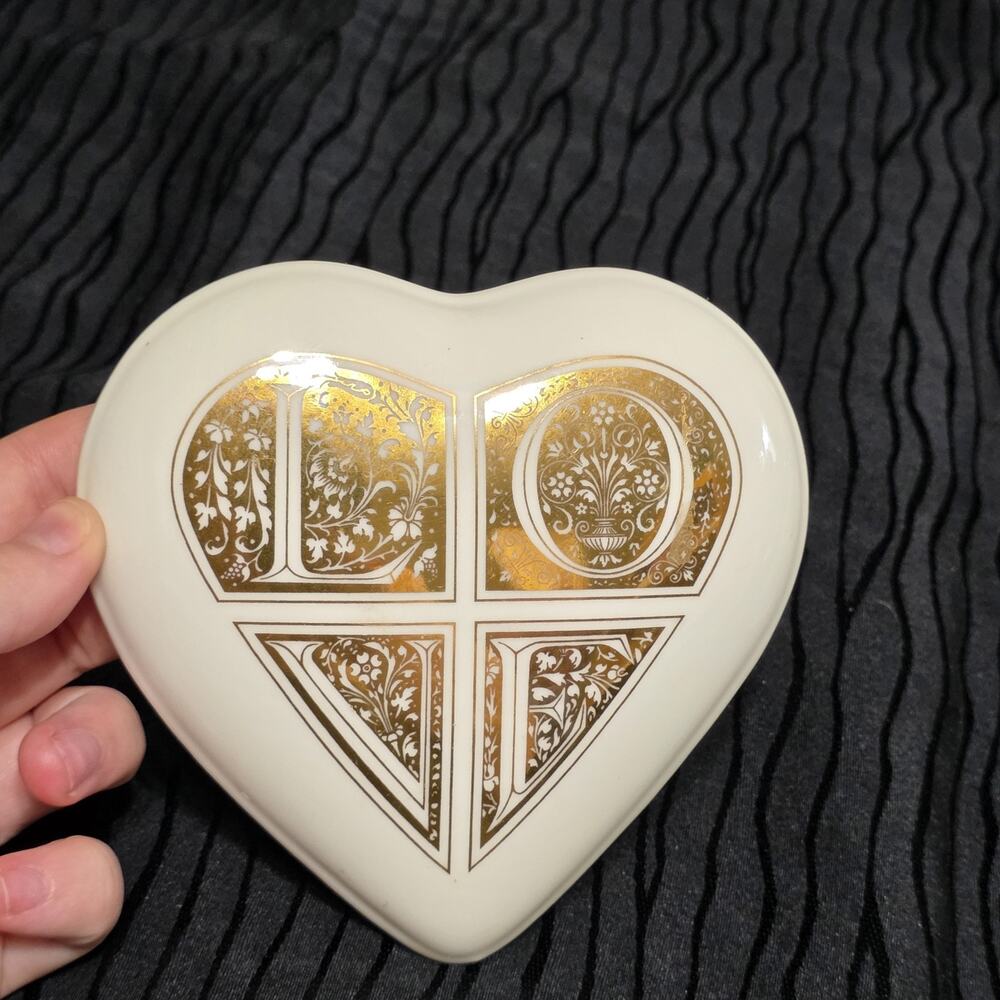 Papel Fine Bone China Heart Shaped Trinket Box Love Gold Floral Design Thailand